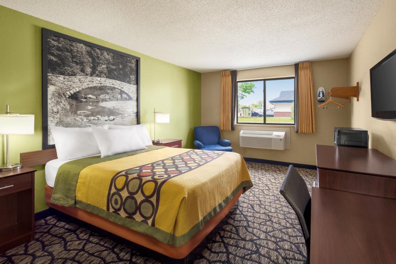 Super 8 By Wyndham Ankeny/Des Moines Area Otel Dış mekan fotoğraf