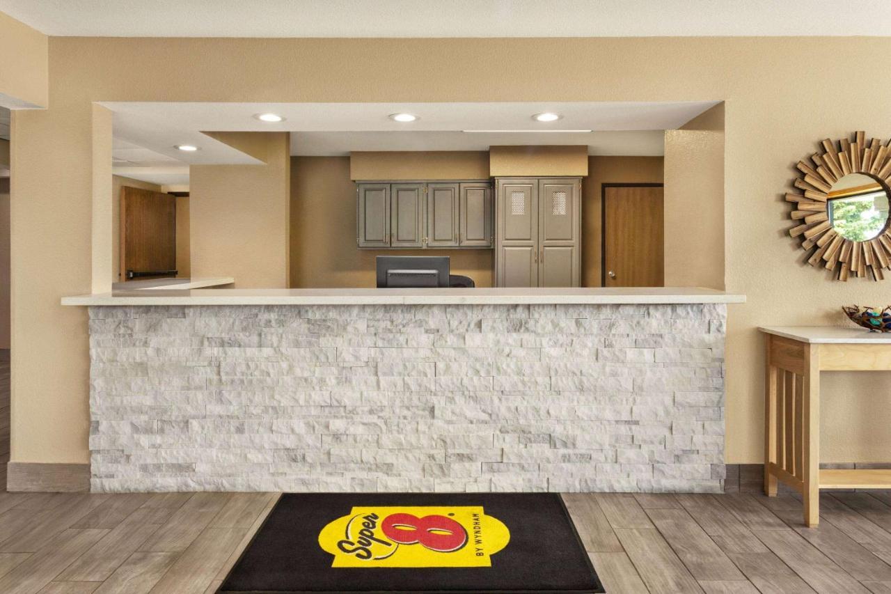 Super 8 By Wyndham Ankeny/Des Moines Area Otel Dış mekan fotoğraf