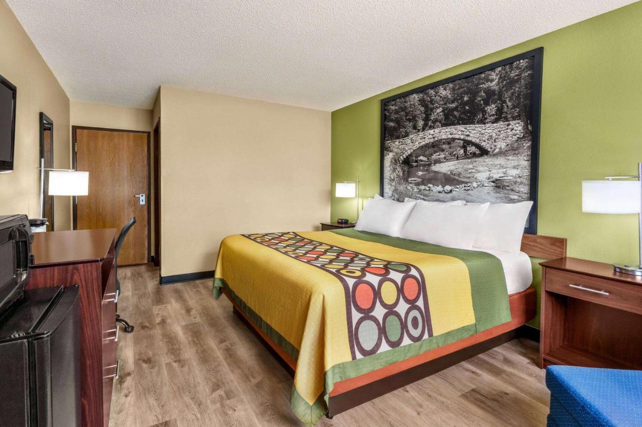 Super 8 By Wyndham Ankeny/Des Moines Area Otel Dış mekan fotoğraf