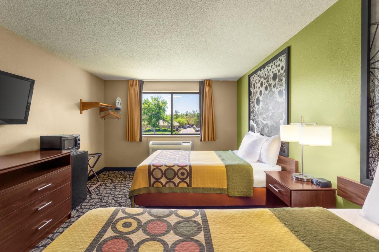Super 8 By Wyndham Ankeny/Des Moines Area Otel Dış mekan fotoğraf