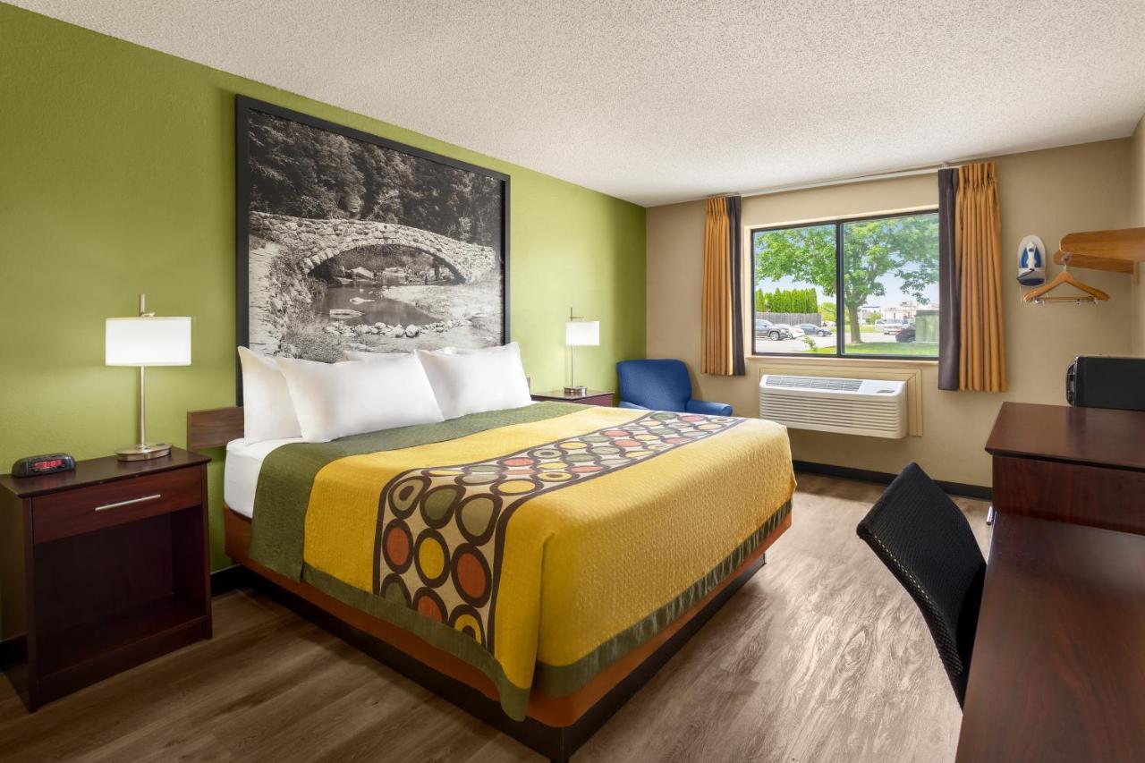 Super 8 By Wyndham Ankeny/Des Moines Area Otel Dış mekan fotoğraf