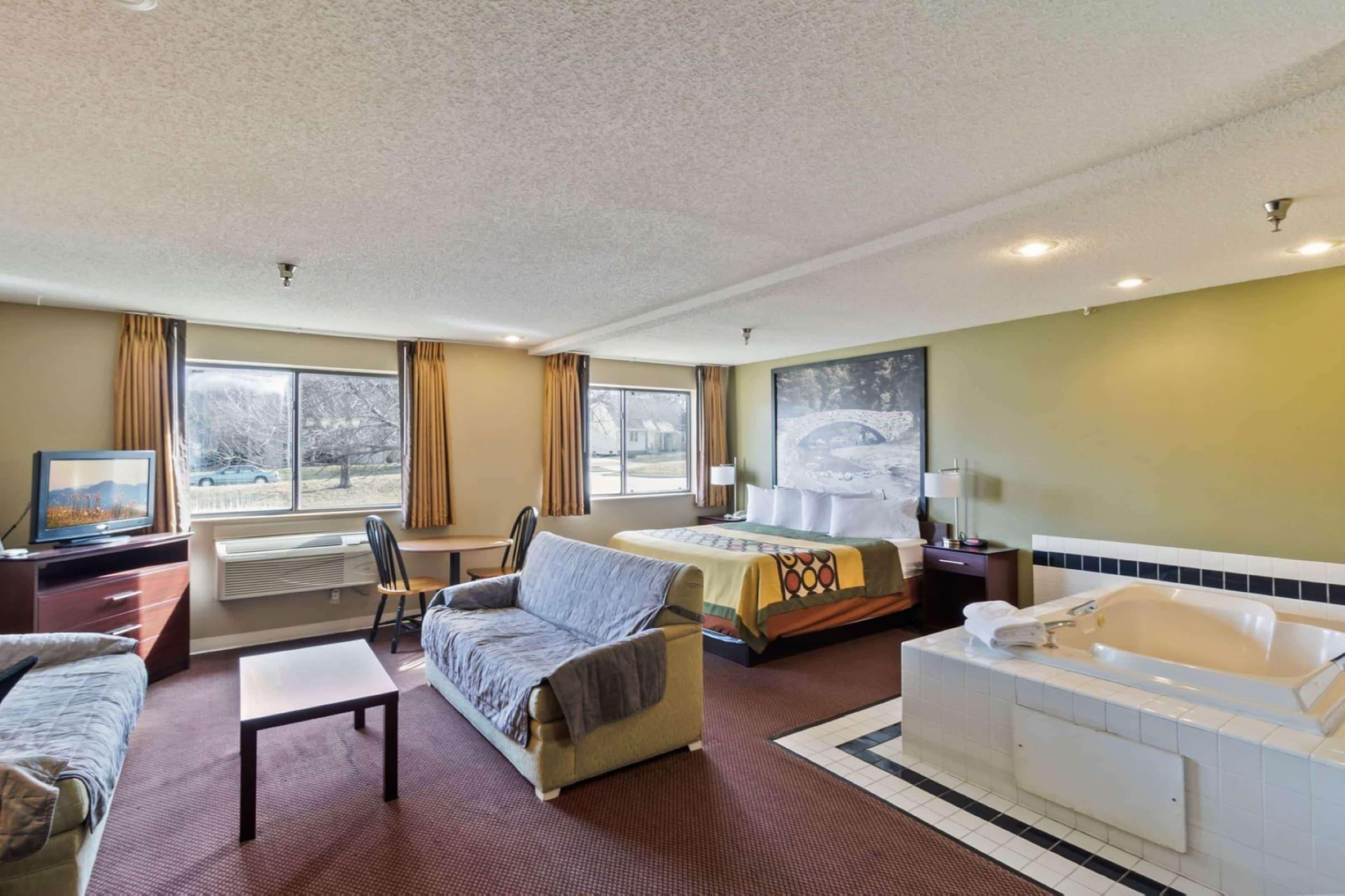 Super 8 By Wyndham Ankeny/Des Moines Area Otel Dış mekan fotoğraf