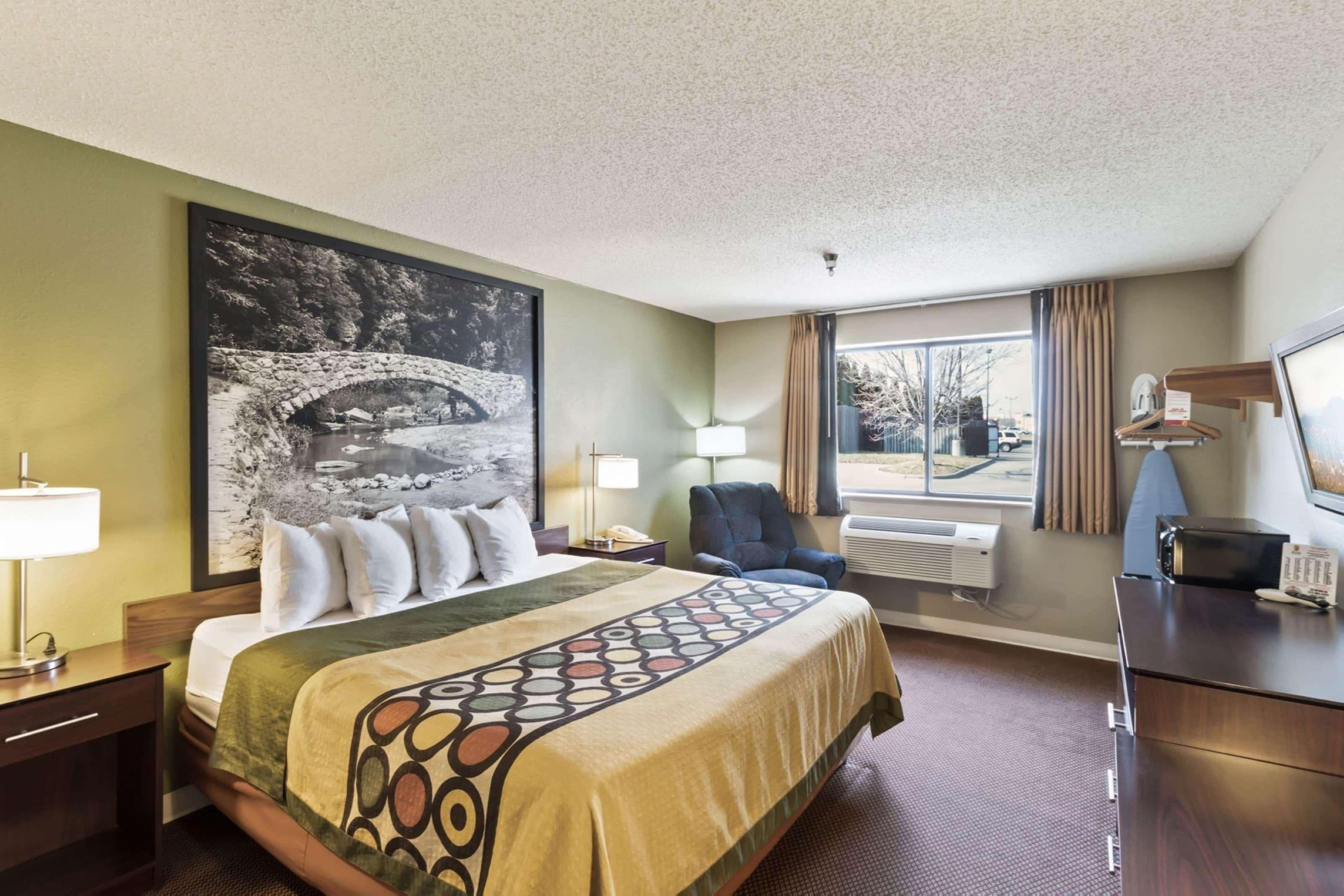 Super 8 By Wyndham Ankeny/Des Moines Area Otel Dış mekan fotoğraf
