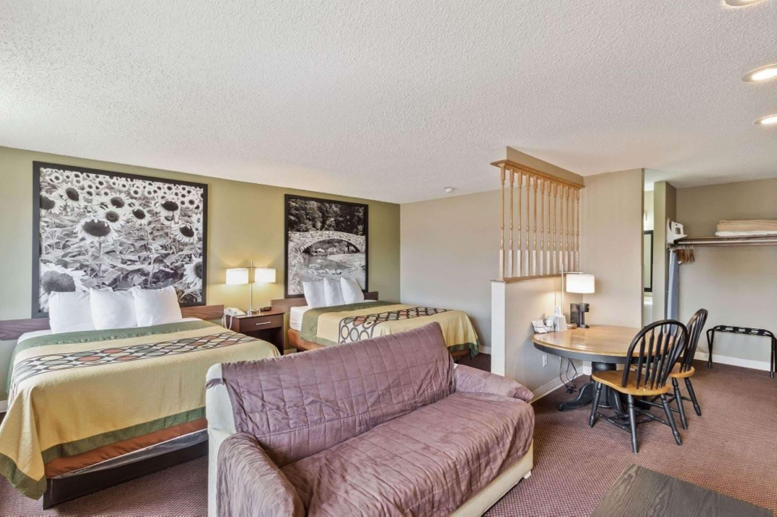 Super 8 By Wyndham Ankeny/Des Moines Area Otel Dış mekan fotoğraf