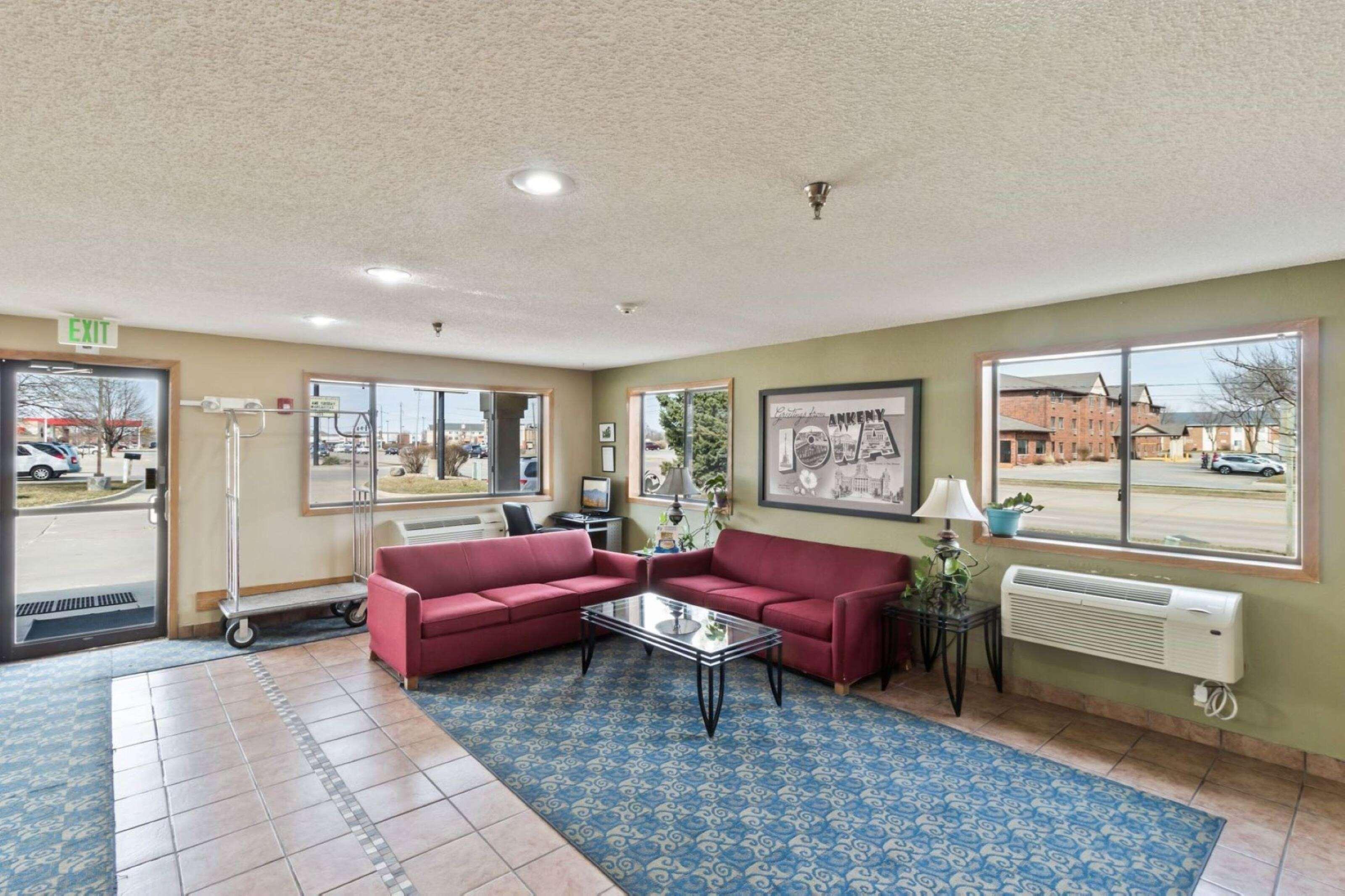 Super 8 By Wyndham Ankeny/Des Moines Area Otel Dış mekan fotoğraf