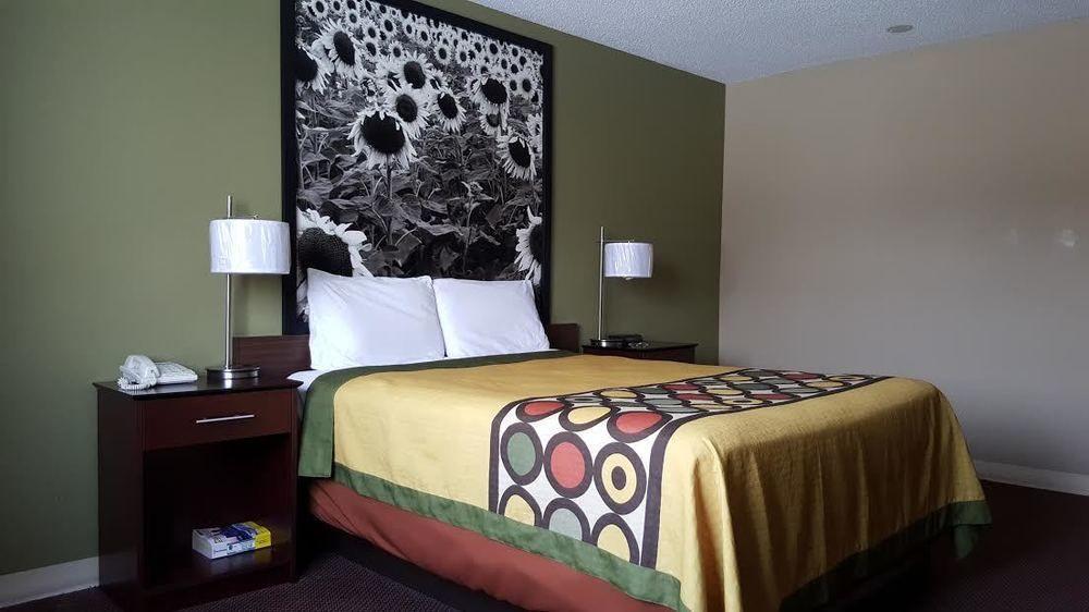 Super 8 By Wyndham Ankeny/Des Moines Area Otel Dış mekan fotoğraf
